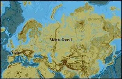 Quelle est la longueur de l'Oural, qui est une chaîne de montagnes qui se trouve en Russie ?