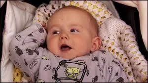 Comment s'appelle le fils de Julien et Clem ?