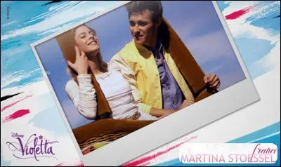 Qui chante "Amor en el aire" ? (dans le CD)