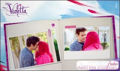 Quelle chanson chante Violetta, déguisée en Roxy ?