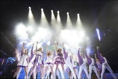 En Italie, la troupe a chanté des chansons italiennes. Lesquelles ?