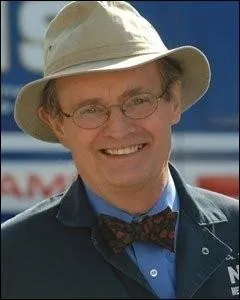 Certainement le plus proche de Gibbs, il l'appelle Jethro, il est très cultivé et est chargé des autopsies : qui est-ce ?