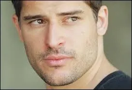 Comment s'appelle ce garçon ?