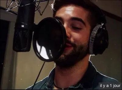 Grâce à quelle chanson (reprise) a-t-il été repéré par les casteurs de ce télé-crochet ?