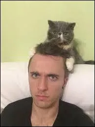 Quelle est la date de sa première vidéo ?