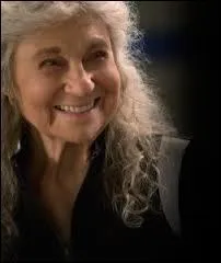 Pourquoi Finnick est/était-il si proche de Mags ?