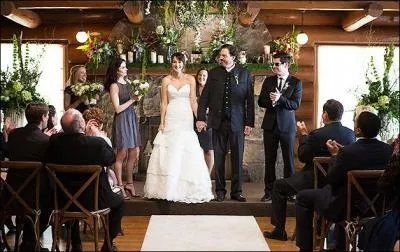 Rosalee et Monroe aimaient-ils la robe de mariage de la grand-mère de Rosalee ?