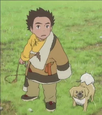 Comment se nomme la petite chienne aux côtés du petit garçon ?