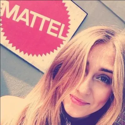 Qui est cette chanteuse du clip Ever After High ?