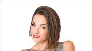 Pourquoi Matías se fait-il passer pour le fantôme de María dans la saison 1 ?