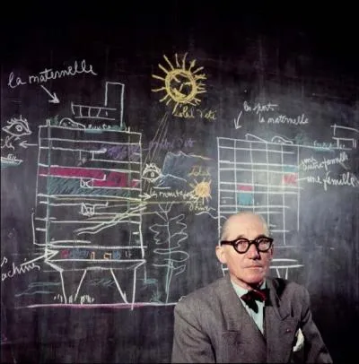 Oeuvre de Le Corbusier, quel est le nom de cette cité construite à Marseille et surnommée par certains marseillais "La cité du fada" ?