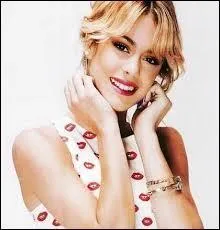 Ma tante s'appelle Angie.