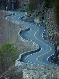 Auquel de ces chanteurs doit-on l'album "Route 97" ?