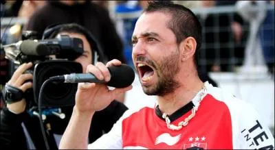 Au rugby, si, avant le match, ou lors d'un essai, vous entendez le public entonner le « pilou-pilou », il y a des chances que ce public soit supporter de