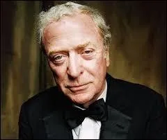 Donnez-moi le titre du film de guerre, dont il est question de "pont", où l'acteur Michael Caine figure parmi les personnages principaux :