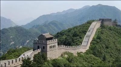 Quel est ce monument mesurant à peu près 500 000 kilomètres ?