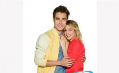 Où Francesca devait-elle aller en voyage avec sa famille ?