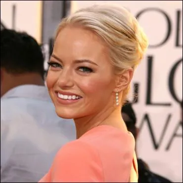 Comment appelle-t-on une brune entre deux blondes ?