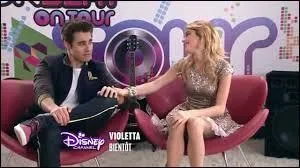 Qui chante "Freak The Freak Out" ?