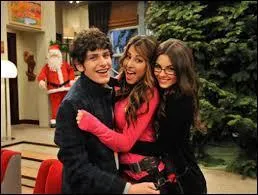 Qui chante "En Gira" ?