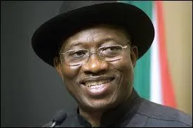 Goodluck Jonathan, le président de la République du Nigeria depuis de 2010 à 2015 est un militaire.