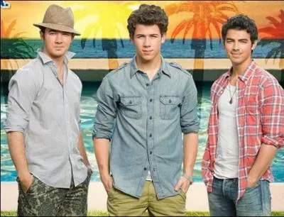 Nick sait-il surfer ?