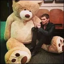 Avec qui Rebekah repart-elle chez elle ?