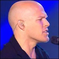 Qui chante "Dangerous" ?