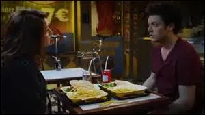 Où travaille Adam ?