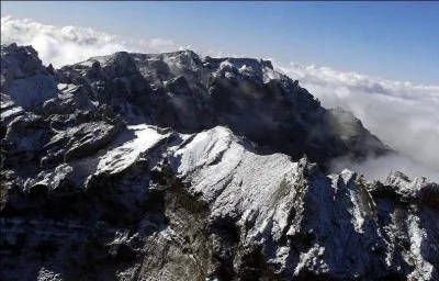 Qu'est-il à la base ?