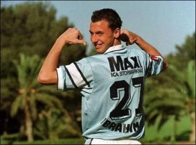 Quel a été son premier numéro de maillot à Malmö puis à Paris ?