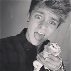 Quel est le twitter de Connor ?