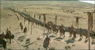 Sur l'ordre de quel impitoyable général romain, 6000 esclaves de la ville de Capoue seront-ils crucifiés à Rome, Spartacus sera le dernier condamné.