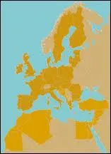 Un de ces pays n'a pas la particularité de situation qu'ont les deux autres. Lequel ?