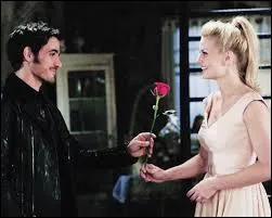 Que fait Killian avant d'aller à ce rendez-vous (saison 4, épisode 4) ?