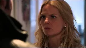 Qui "engage" (embrasse en premier) leur second baiser à la saison 3, épisode 11 ?