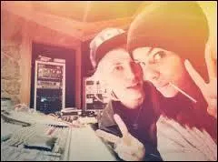 Avec quelle amie Tamara tourne-t-elle son clip " On s'en va " ?