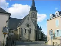 Je vous emmène à la découverte d'Etrammes. Cette ville des Pays-de-la-Loire connue pour ses thermes gallo-romains découverts en 1987 se situe dans le département ...