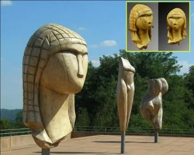 La Dame à la capuche, taillée dans de l'ivoire de mammouth, date de plus de 20000 ans avant J-C. Elle est également connue sous le nom du village des Landes où elle fut découverte dans une grotte en 1894 ...