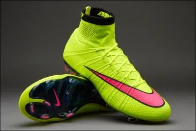 Quelle est la marque de ses chaussures ?