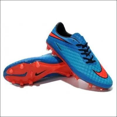 De quelle marque sont ses chaussures ?