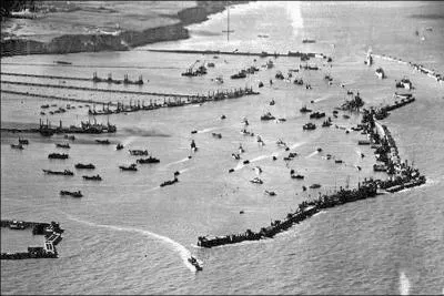 Je suis la protection des ports « Mulberry », mais je ne m'occupe pas des forces terrestres allemandes. Qui suis-je et quel est mon nom de code ?