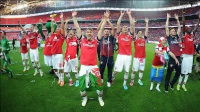 Il est entré à Arsenal en même temps que :