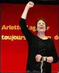 Alain Souchon a écrit une chanson en l'honneur d'Arlette Laguiller. De quel parti était-elle le chef de file ?