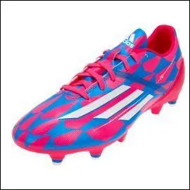 De quelle marque sont ses chaussures ?