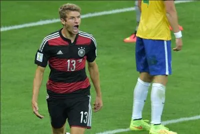 Contre quelle équipe a-t-il inscrit son premier but avec l'Allemagne ?