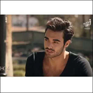 Taylor est l'ami de :