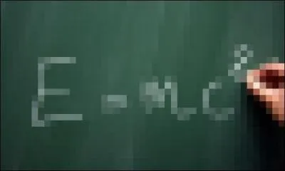 À vous de répondre correctement à la question sur cette formule. Je vous souhaite tous d'avoir une moyenne de 90% en mathématiques. Qu'est-il écrit ?