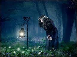 Féérie se prononce fé-rie :