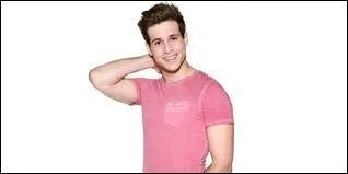 Quel est le nom de famille de Clément/Alex ?